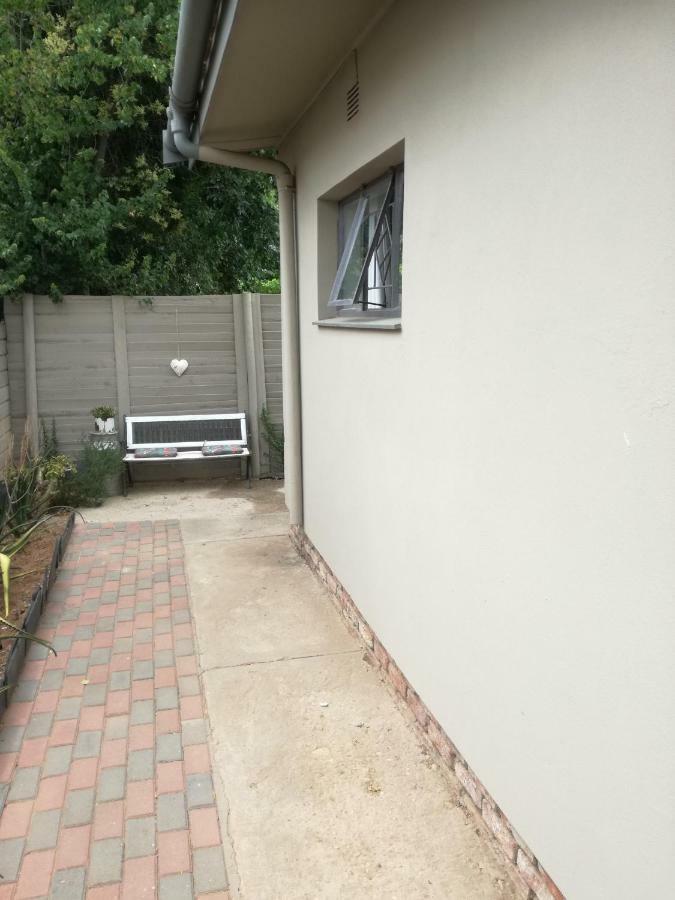 Stonehenge Cottage Oudtshoorn Εξωτερικό φωτογραφία